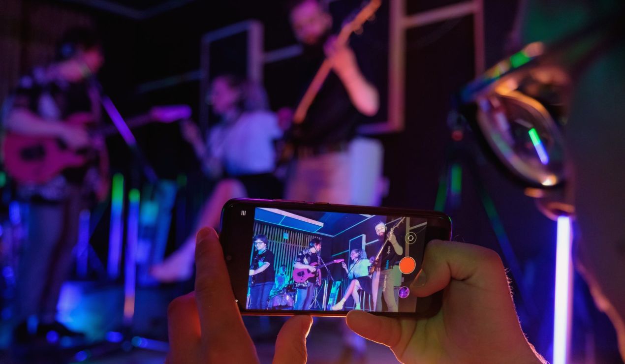Hva «tally», «iso-feed» og «cut-away» betyr når du filmer konsert